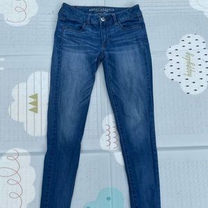 American Eagle size 4 Super Stretch Jeggings